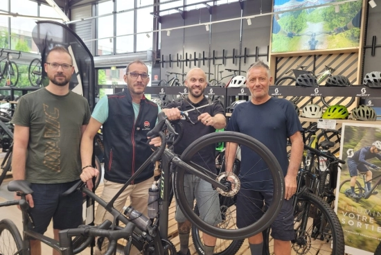 1ʳᵉ révision gratuite de vélo musculaire ou électrique chez Mondovélo Voiron pour sécurité et performance optimale.